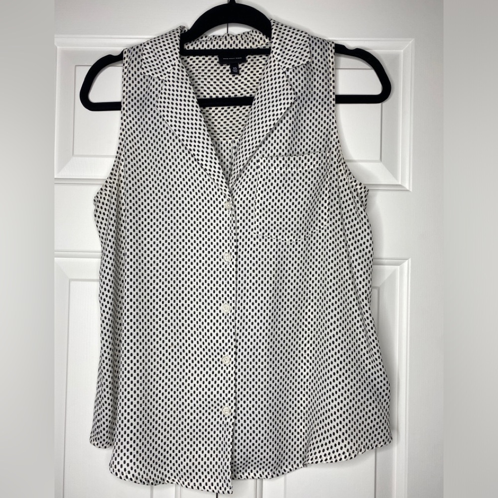 Who What Where White & Black Poka-dot Blouse Size: XS